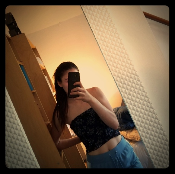 Floral crop top - Picture 1 of 2